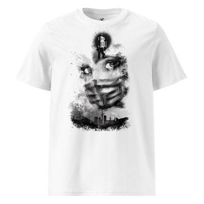 T-Shirt Frau mit Maske über Hamburger Skyline